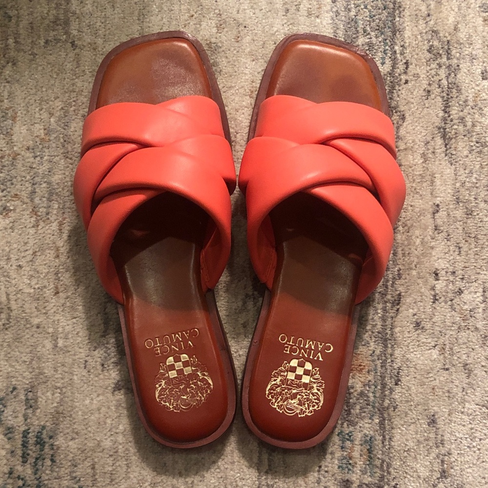 Vince Camuto Coral Twist Leather Slide Sandals